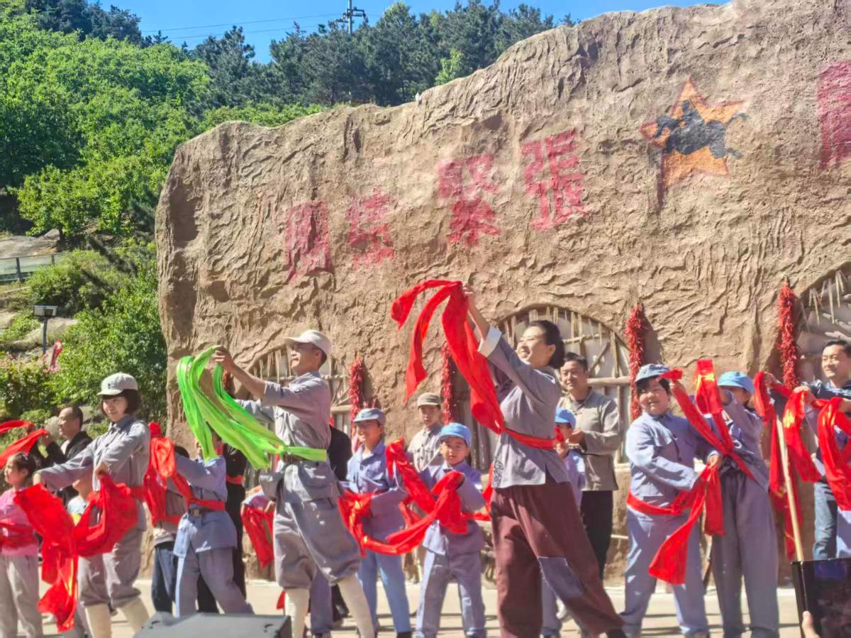 青春逐梦绽芳华 文化惠民暖天蒙
